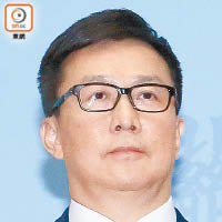 海關關長 鄧以海（52歲）