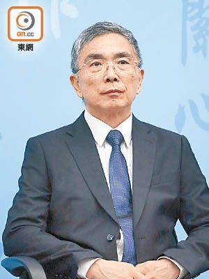 財經事務及庫務局局長 劉怡翔（67歲）