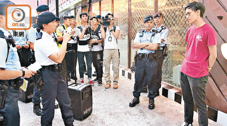 警方事前已警告有關活動不獲批准，警員昨日亦要求到場的陳岳霖離開。