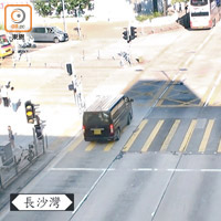 增設衝紅燈攝影機的長沙灣道與東京街交界，下午時段只有數架車輛衝黃燈。