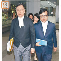 資深大律師杜淦堃（左）代表律政司作開案陳詞，旁為其副手大律師鮑進龍。（黃知樂攝）