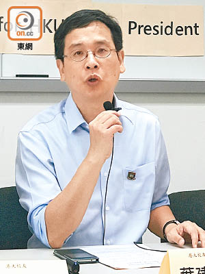 葉建源話加入校長遴選委員會係要監察選舉過程。（譚敏聰攝）