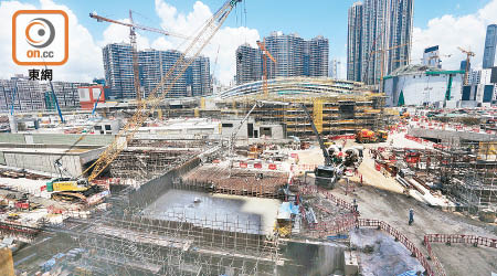 有意見要求港府向內地收取西九龍總站的「開發費」。