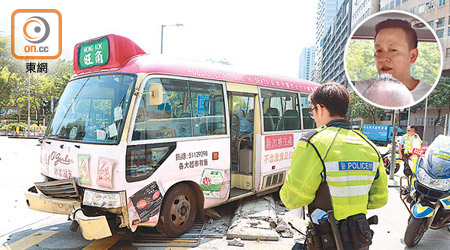 警方在車禍現場調查。圓圖為小巴司機。（張世洋攝）