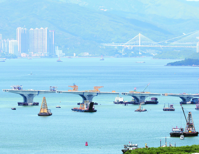 港珠澳橋趕工漏油恐影響生態 海事處視而不見