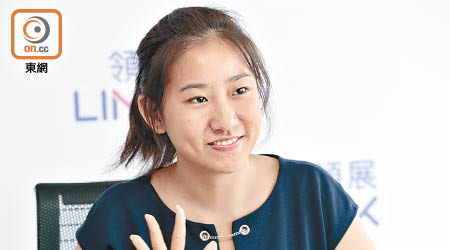 陳瑩透露由十六歲開始打工，花三年時間儲得五萬元積蓄。（吳艶玲攝）