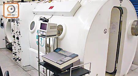 男病人需送往昂船洲的高壓氧治療中心，以溶解腦血管內的氣泡。（資料圖片）