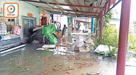 沙江村遭洪水淹浸約一米深。（讀者提供）