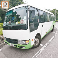 涉事保母車事後停在迴旋處。（吳建明攝）