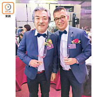 晚宴籌委會主席施清咸（左）與負責品牌事務嘅商會副會長李展文（右）暢談飲番杯。