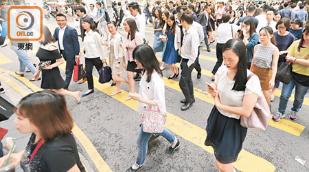 五十年後每一千名女性，只有八百名男性。（何駿軒攝）