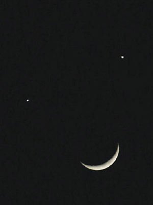 全國多處天空出現「雙星伴月」的天文現象。（互聯網圖片）