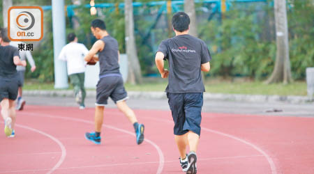 每周做一小時運動也有助精神健康，預防抑鬱症。（資料圖片）