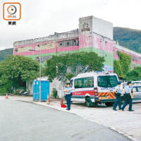 警方在亞視舊廠房發現懷疑爆炸品，並在廠房外拘捕部分被告。