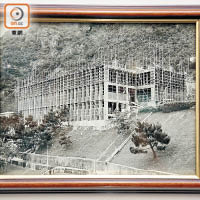 大學病理大樓於一九五九年啟用，當時樓高三層，後來加建至五層高。
