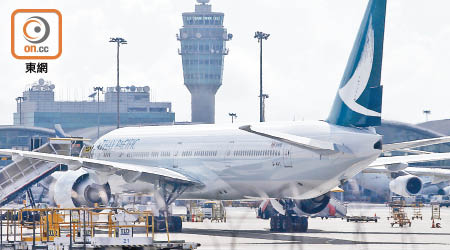 國泰一架由上海飛香港客機懷疑輪胎故障。（資料圖片）