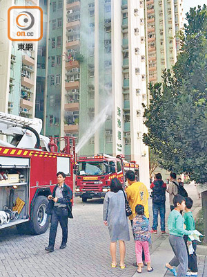 去年天水圍天逸邨有人疑通宵替尿袋充電，因過熱釀成火災。