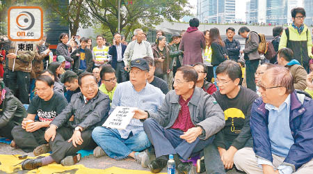 不少受訪市民不滿律政司放生黎智英等人，擔心再爆佔領行動。