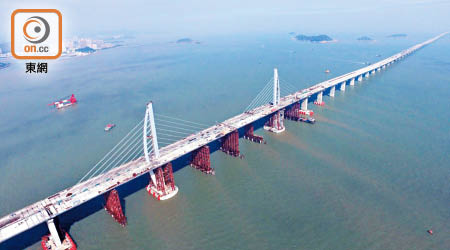 內地傳媒報道港珠澳大橋主體工程已全部完工。