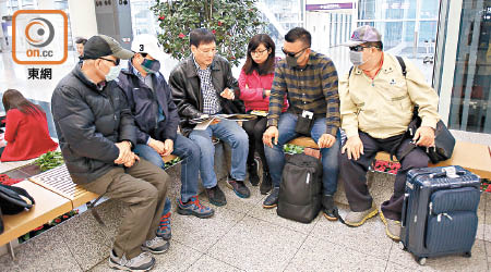 四名台灣苦主日前來港，將親往警署報案。