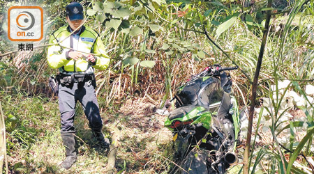 警員在場調查。（張世洋攝）