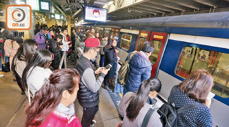 港鐵東鐵線於今年一月十一日全線癱瘓兩小時。（資料圖片）