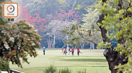 粉嶺高球場的三分一地價涉及數以億元計。（羅錦鴻攝）