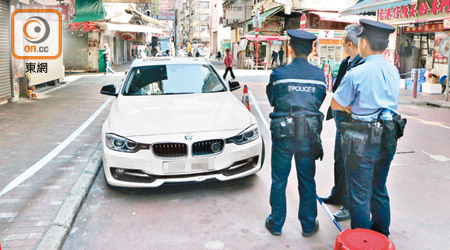 寶馬被揭發為通緝車輛。（張世洋攝）