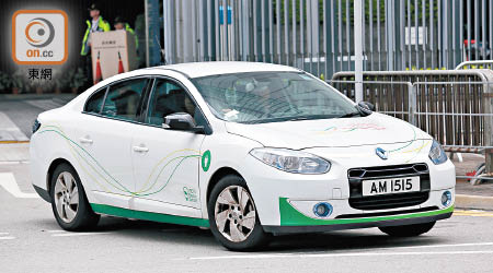 政府鼓勵市民轉用電動車，惟近年政府採購新電動車數量呈下跌趨勢。