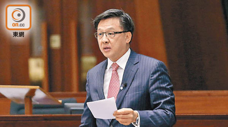 立法會議員何君堯曾發表「殺無赦」言論，惹來爭議。