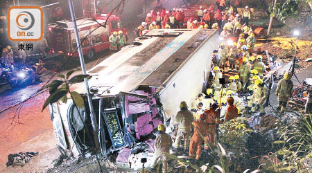今年二月九巴在大埔公路發生導致十九名乘客死亡的車禍。