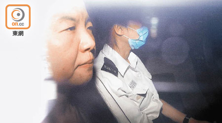 一臉疲態的唐琳玲（左），昨由囚車押往高院應訊。