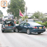 私家車從後猛撞事主汽車。（李健瑜攝）