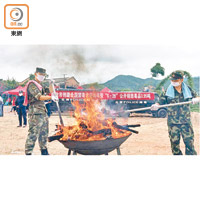 雲南<br>雲南省公開銷毀海洛英、冰毒等毒品。（互聯網圖片）