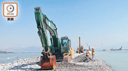 運房局指填海能夠大量供應土地。