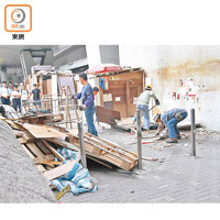 政府部門五月出動近半百人僅拆一間木板屋，象徵式執法被轟欠成效。