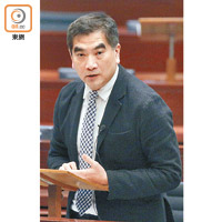 香港製衣同業協進會榮譽會長 鍾國斌