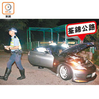 涉案跑車被扣查。（沈厚錚攝）