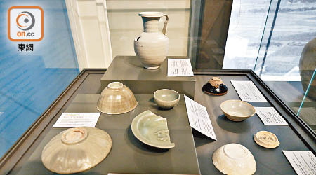 聖山北出土的古物多為生活用品，包括水壺、碟及碗等等。（黃偉邦攝）