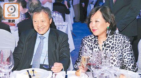 郭炳湘與現任妻子李天穎結婚多年。