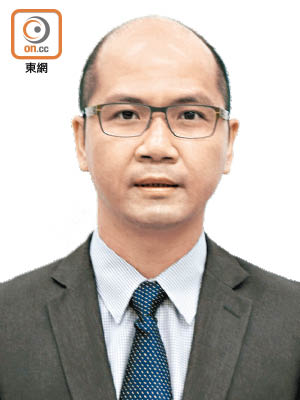 香港教育工作者聯會主席、小學校長 黃錦良