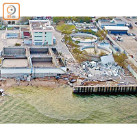 污水亂排<br>西貢污水處理廠及南區多條污水渠遭颱風吹襲嚴重破壞，污水排入大海，渠務署拖延四日才公布。