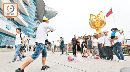 訪港旅客除下榻酒店外，近年多了人租住民宿。