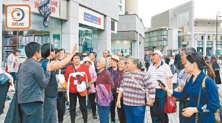 旅議會要求經港珠澳大橋來港的一天購物團，需要登記確認書。