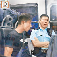 涉偷車男子被拘捕帶署。