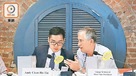 馬凱曾為被取締的前民族黨召集人陳浩天擔任午餐會主持。