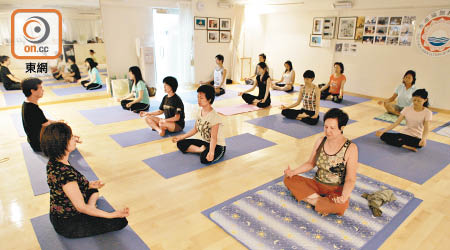 包括靜觀瑜伽的減壓課程對減輕女士焦慮和抑鬱有顯著成效。