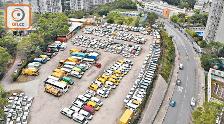 藍田用地現時收集廢置車輛，內有過百部車輛。