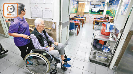 本港人口老化嚴重，安老護理服務供不應求。