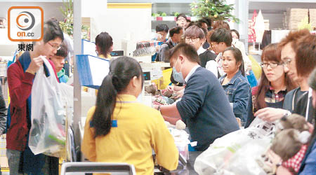 香港IKEA由明年元旦日起，所有分店、餐廳、美食站及瑞典美食廊停止提供即棄膠袋。